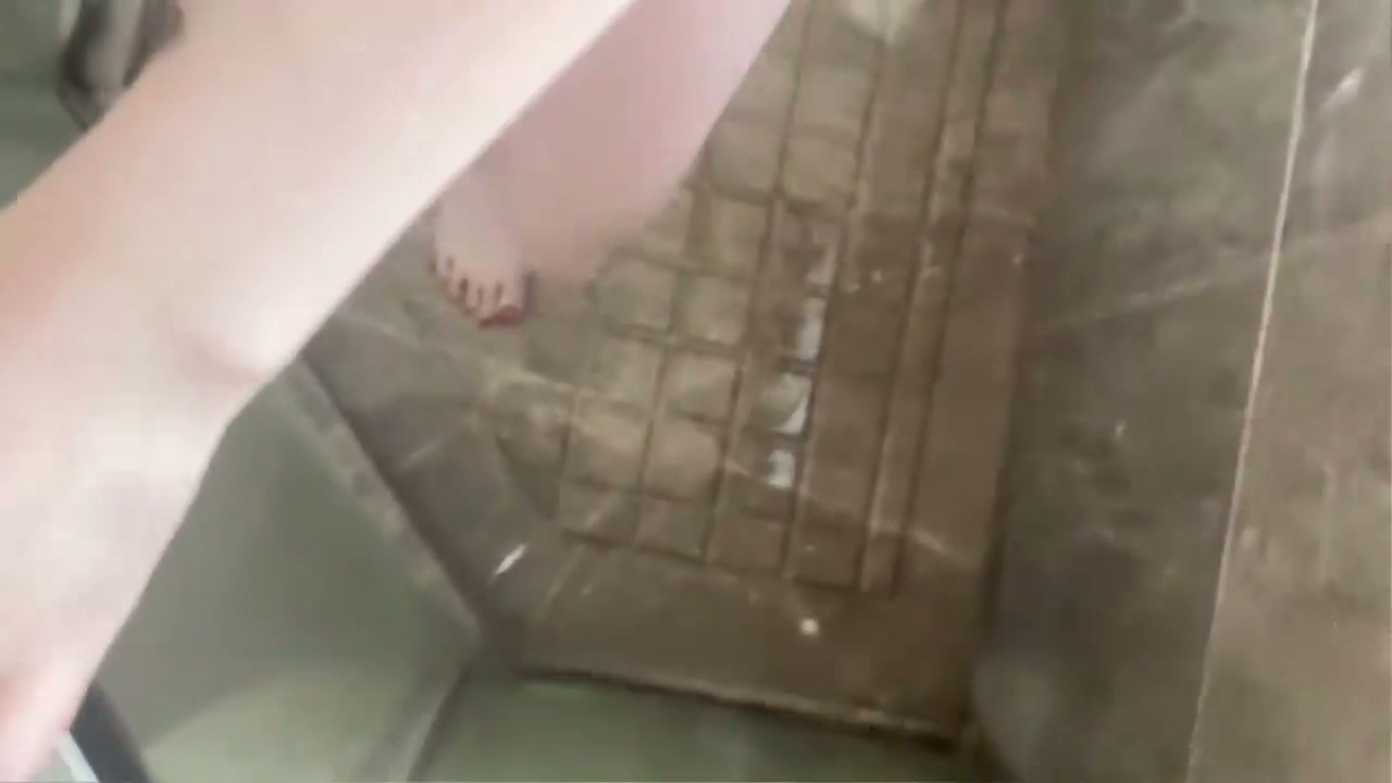 [在线+网盘]婉儿别闹 超火福利帮小妈洗澡 2V 2.1GB